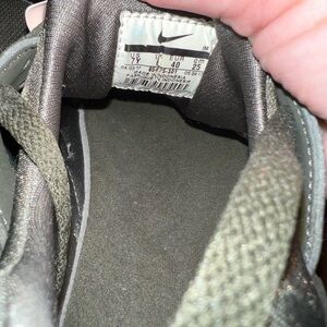 Only worn twice. Dark olive green Nike huarache size 7youth asking $80 obo